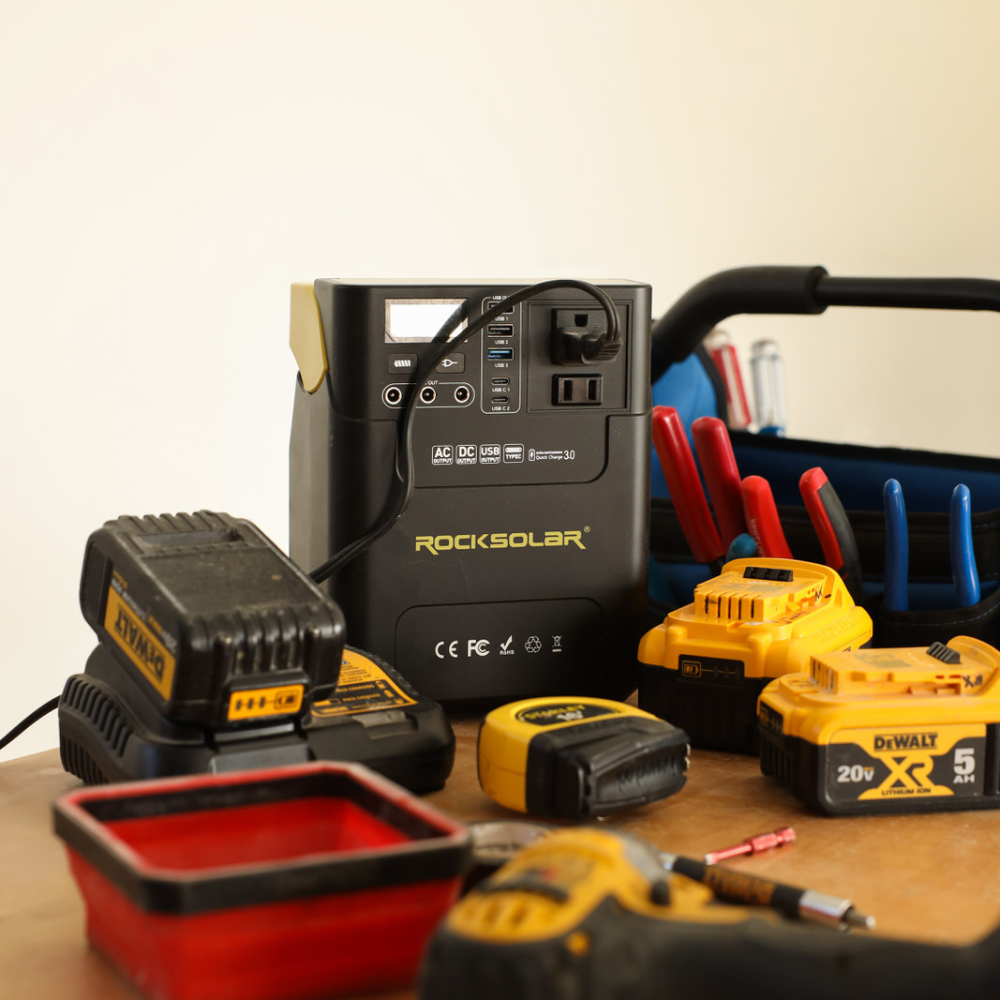 ROCKSOLAR Adventurer Pro 100W 133.2Wh Portable Solar Generator Kit