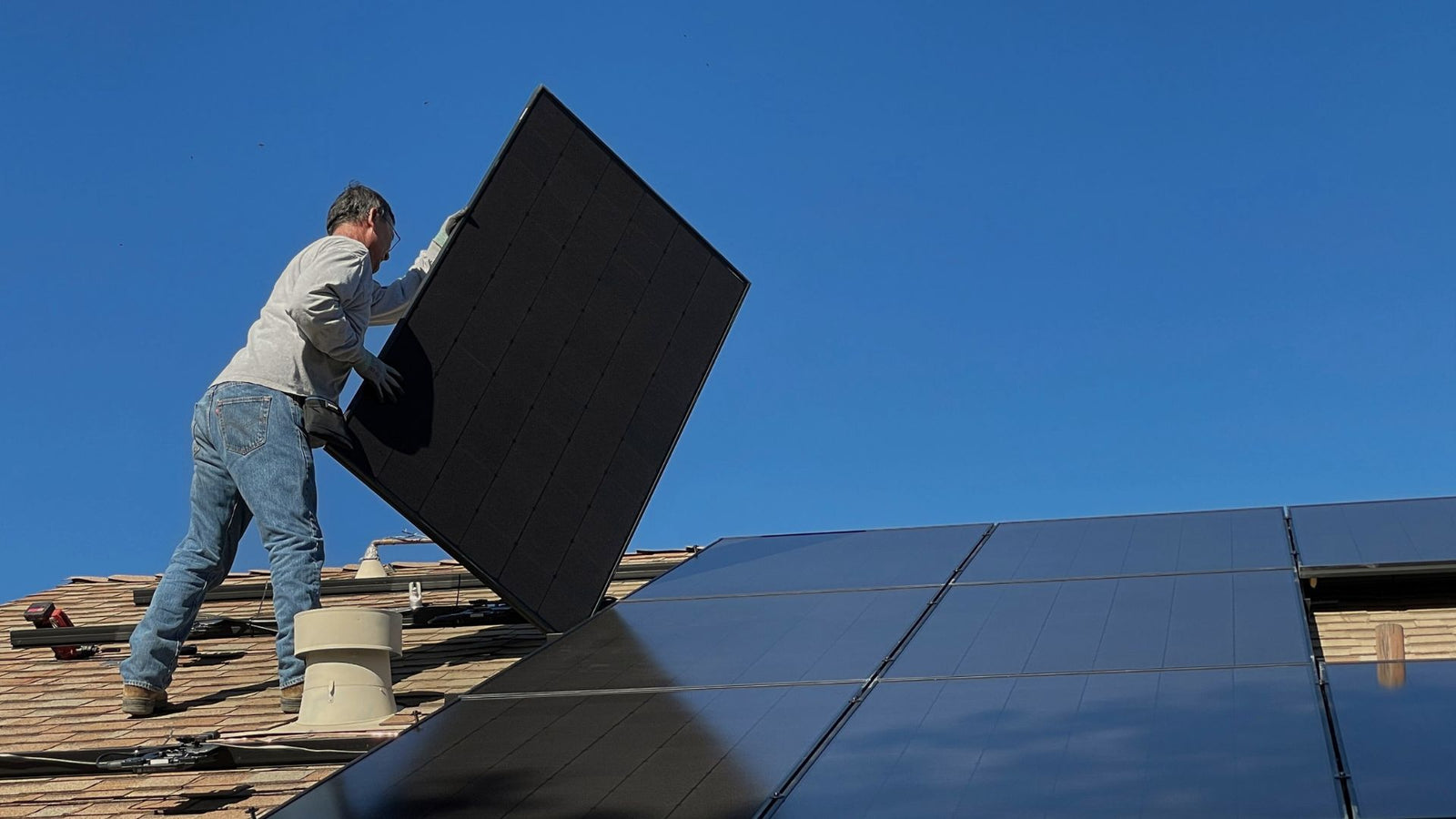 Maximizing Solar Efficiency: Tips for Optimal Rigid Panel Positioning