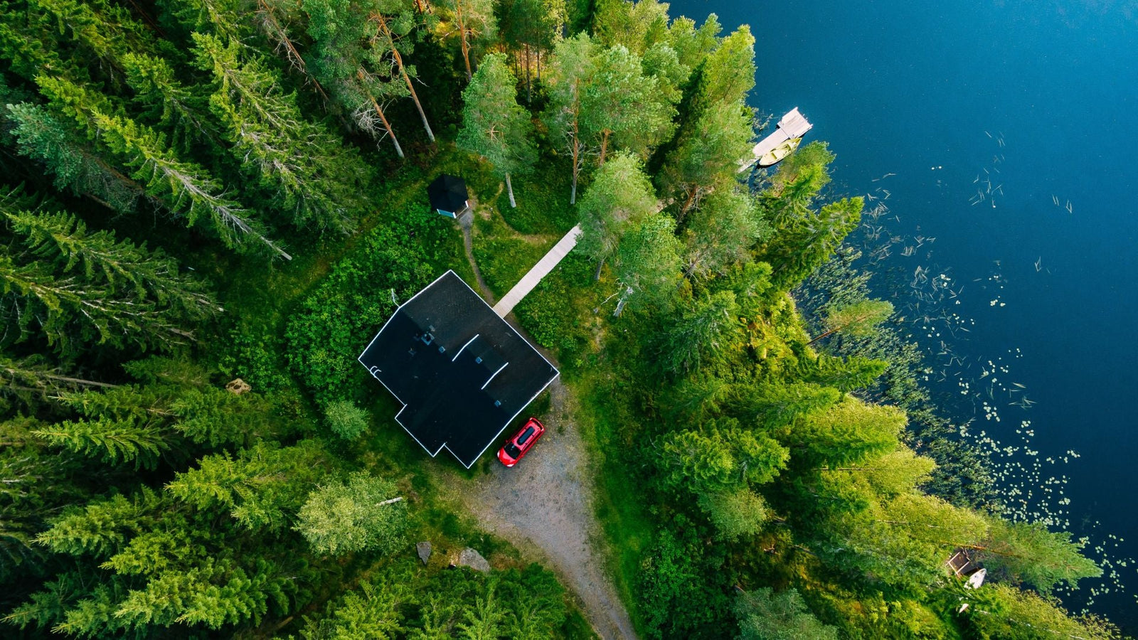 Off-Grid Systems: Embrace Energy Independence with Rocksolar